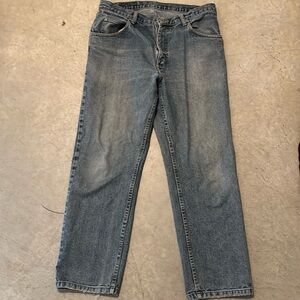Wrangler jeans medium wash straight/ baggy fit